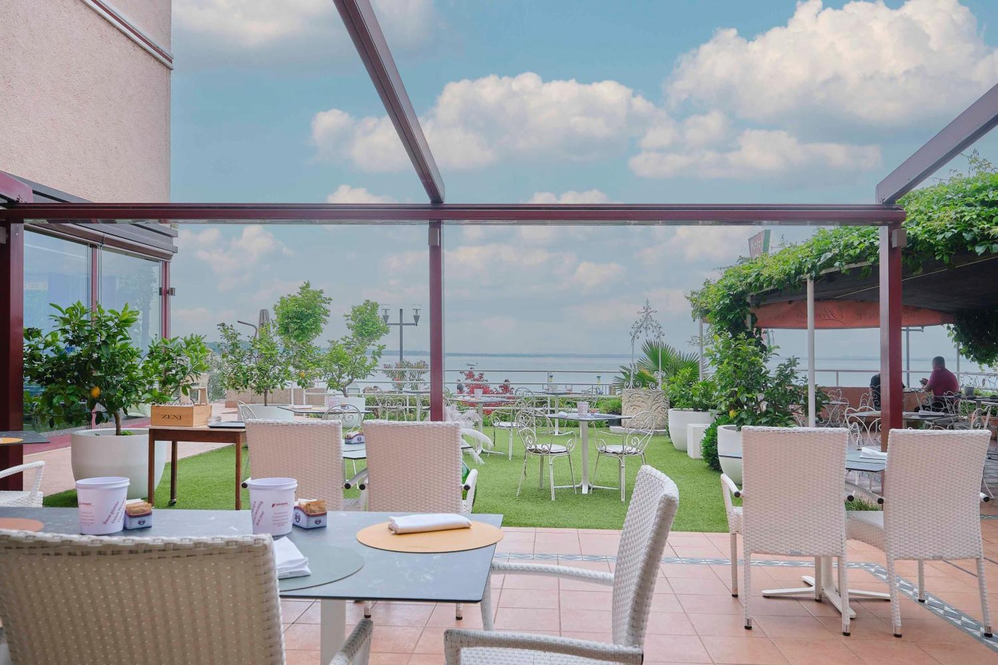Kriss Internazionale Hotel Bardolino Exterior foto
