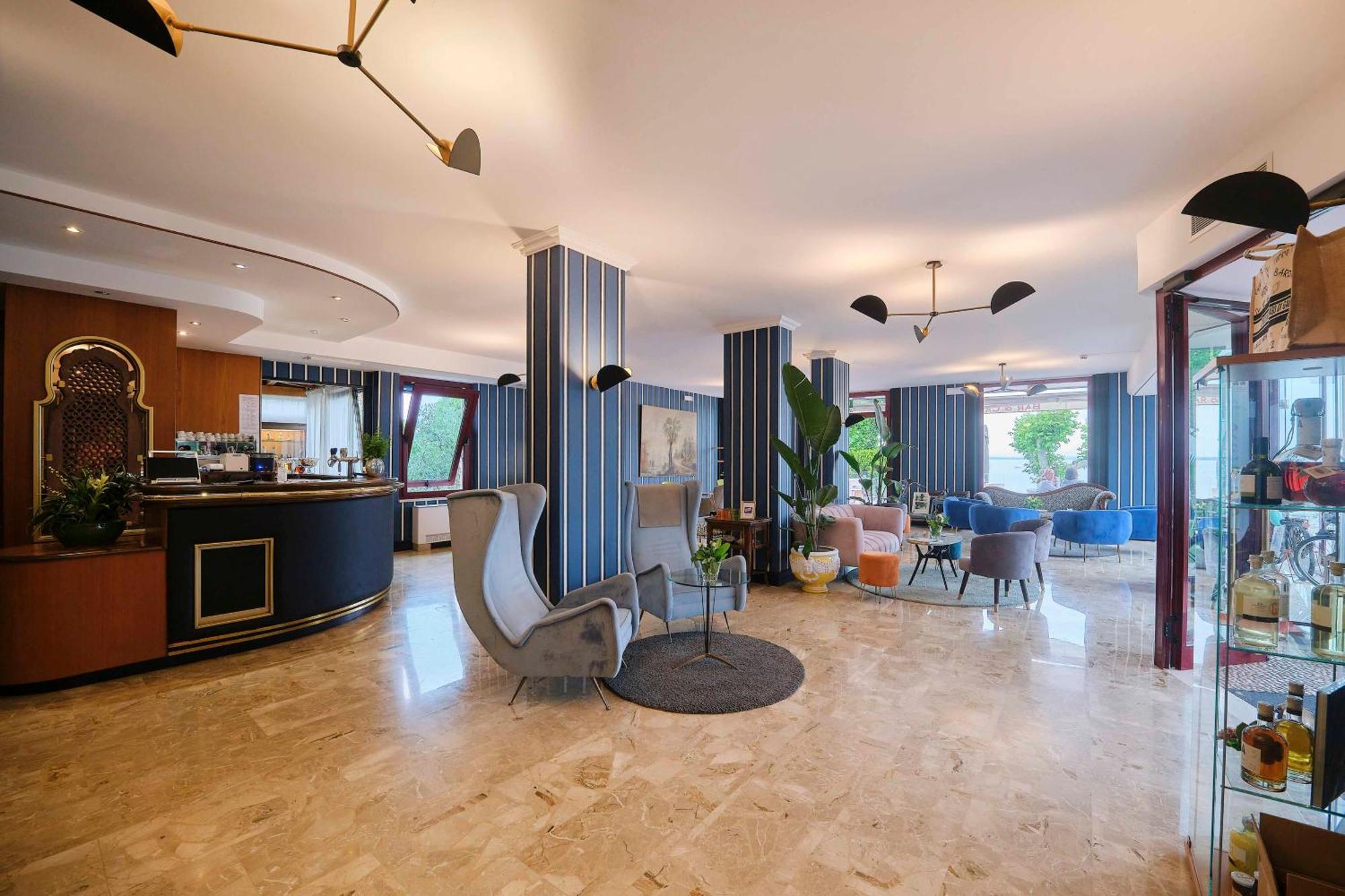 Kriss Internazionale Hotel Bardolino Exterior foto