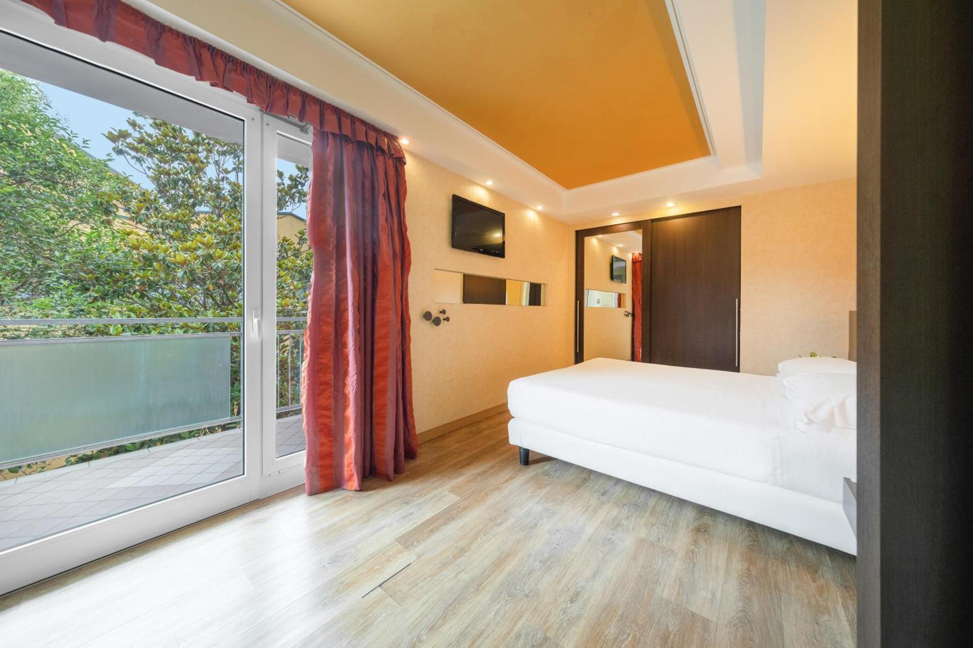 Kriss Internazionale Hotel Bardolino Exterior foto