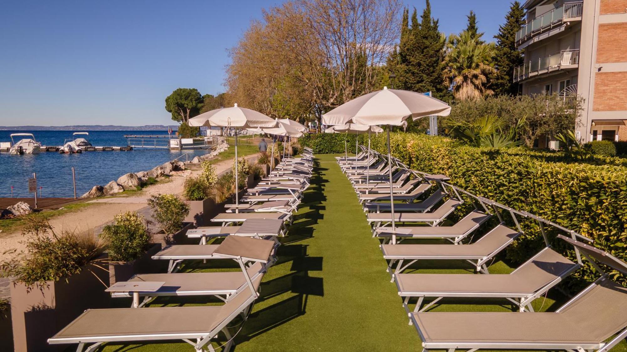 Kriss Internazionale Hotel Bardolino Exterior foto